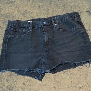GAP Raw Hem 3” Black Denim Slim Shorts